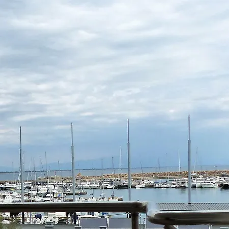Esbotzada * L'Escala